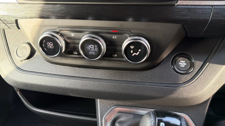 Renault Trafic Swb Diesel SL30 Blue dCi 170 Extra Sport [Safety] Van EDC